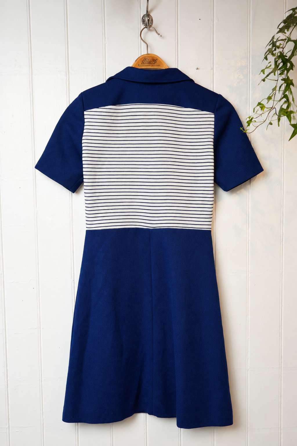 Blå vintageklänning med ränder – Martinette