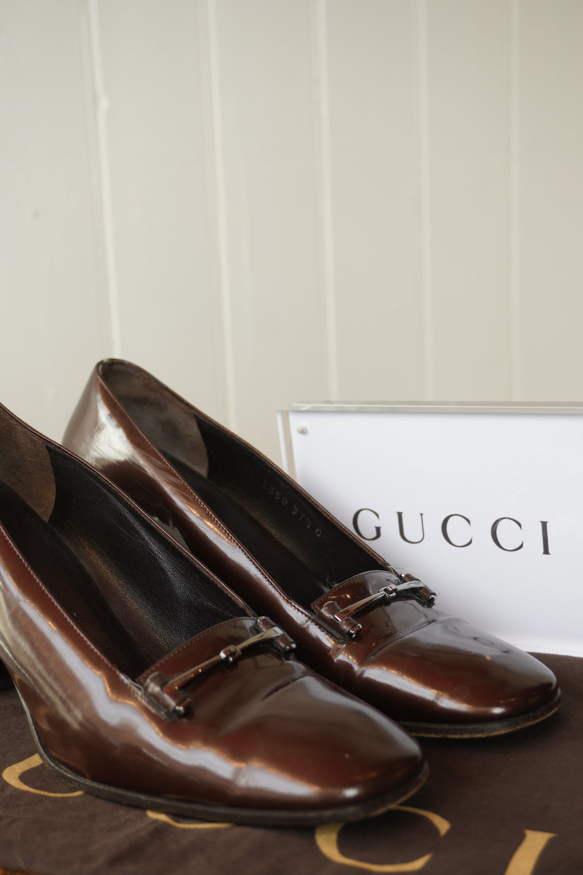 Gucci klackar i brunt lackläder