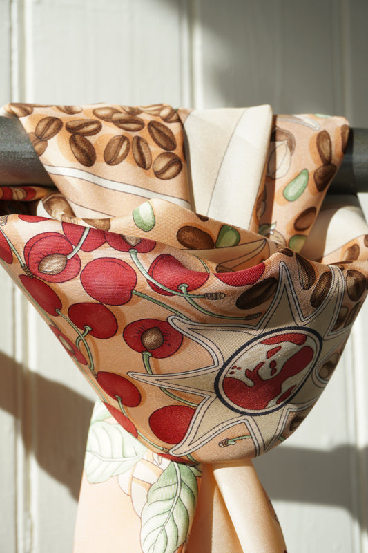 Lanvin sidenscarf med kaffebönor