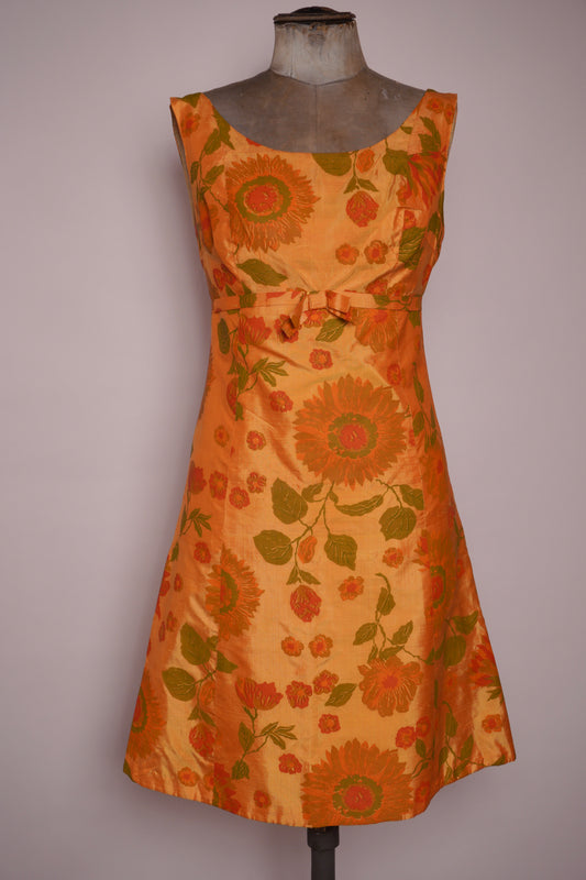 Klänning med solrosor