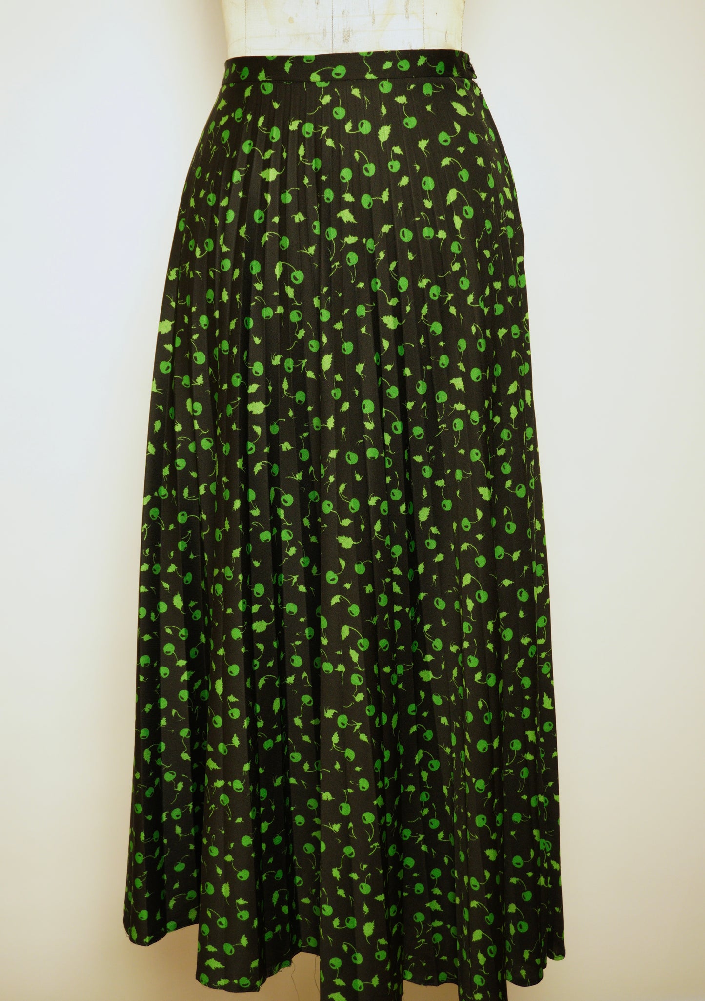 Kjol med gröna äpplen