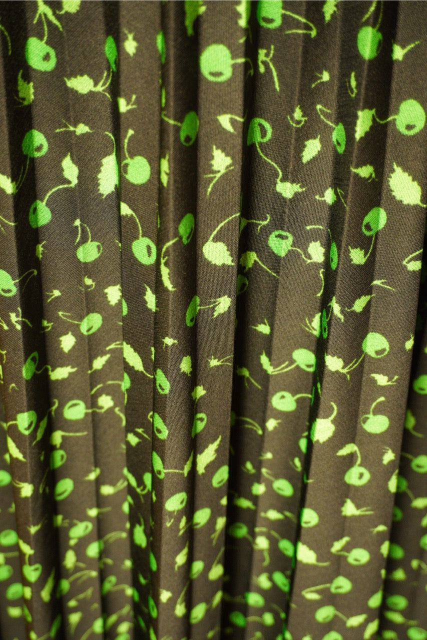 Kjol med gröna äpplen