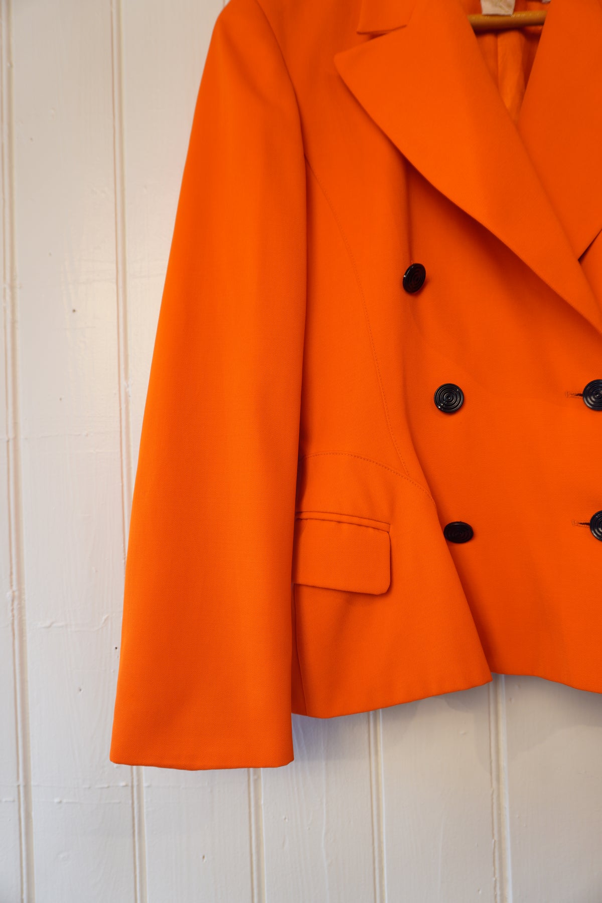 Dubbelknäppt vintagekavaj – Escada