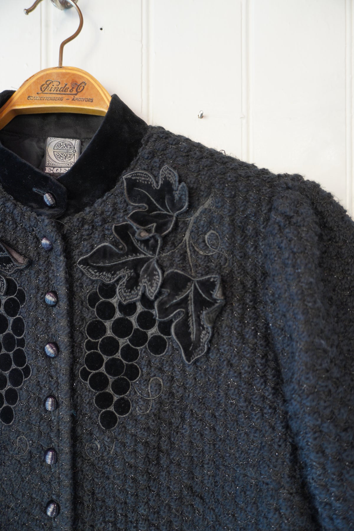 Vintagejacka med broderier – Eger