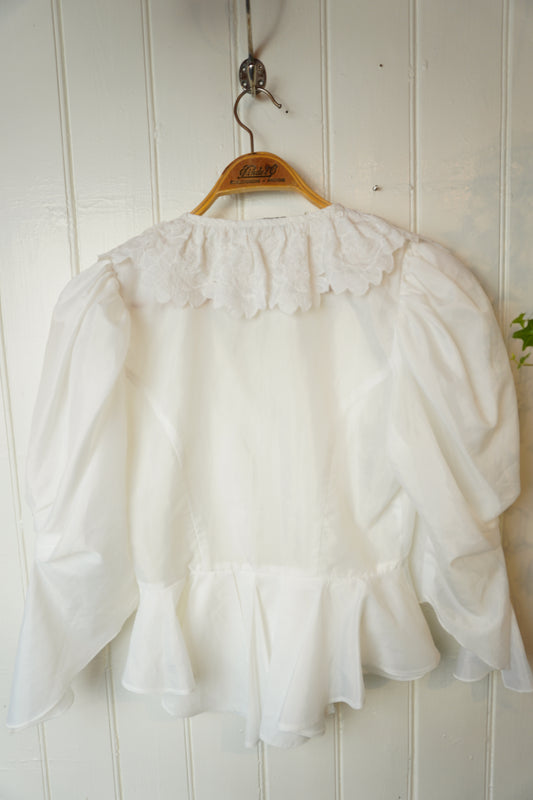 Vintageblus med volanger – Vera Mont