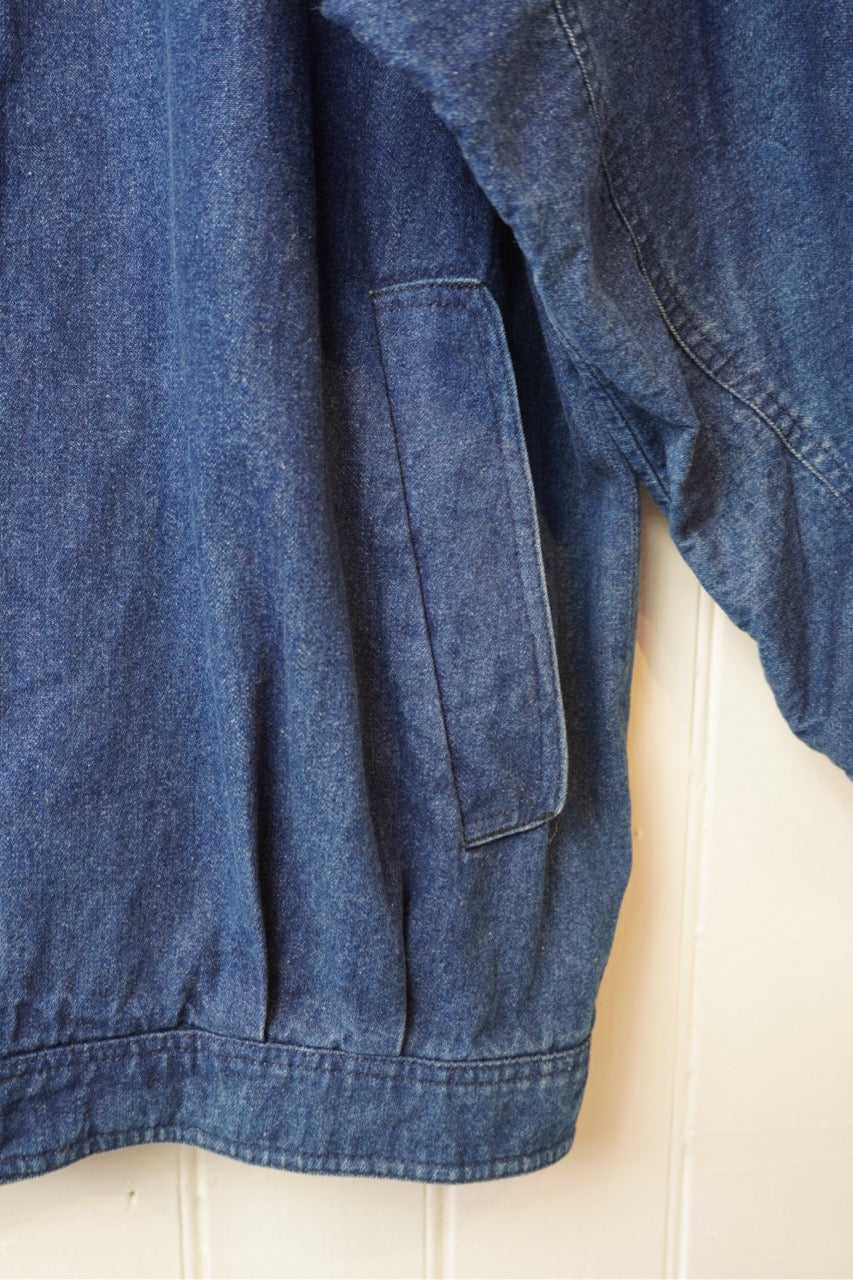 Blå jeansjacka med blommönster – Alba Moda