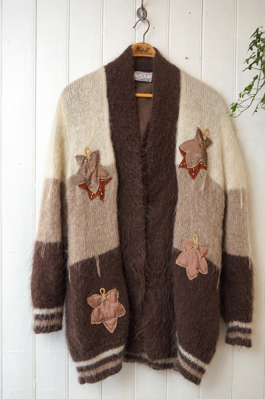 Lång mohairkofta med blomapplikationer – 1980-tal