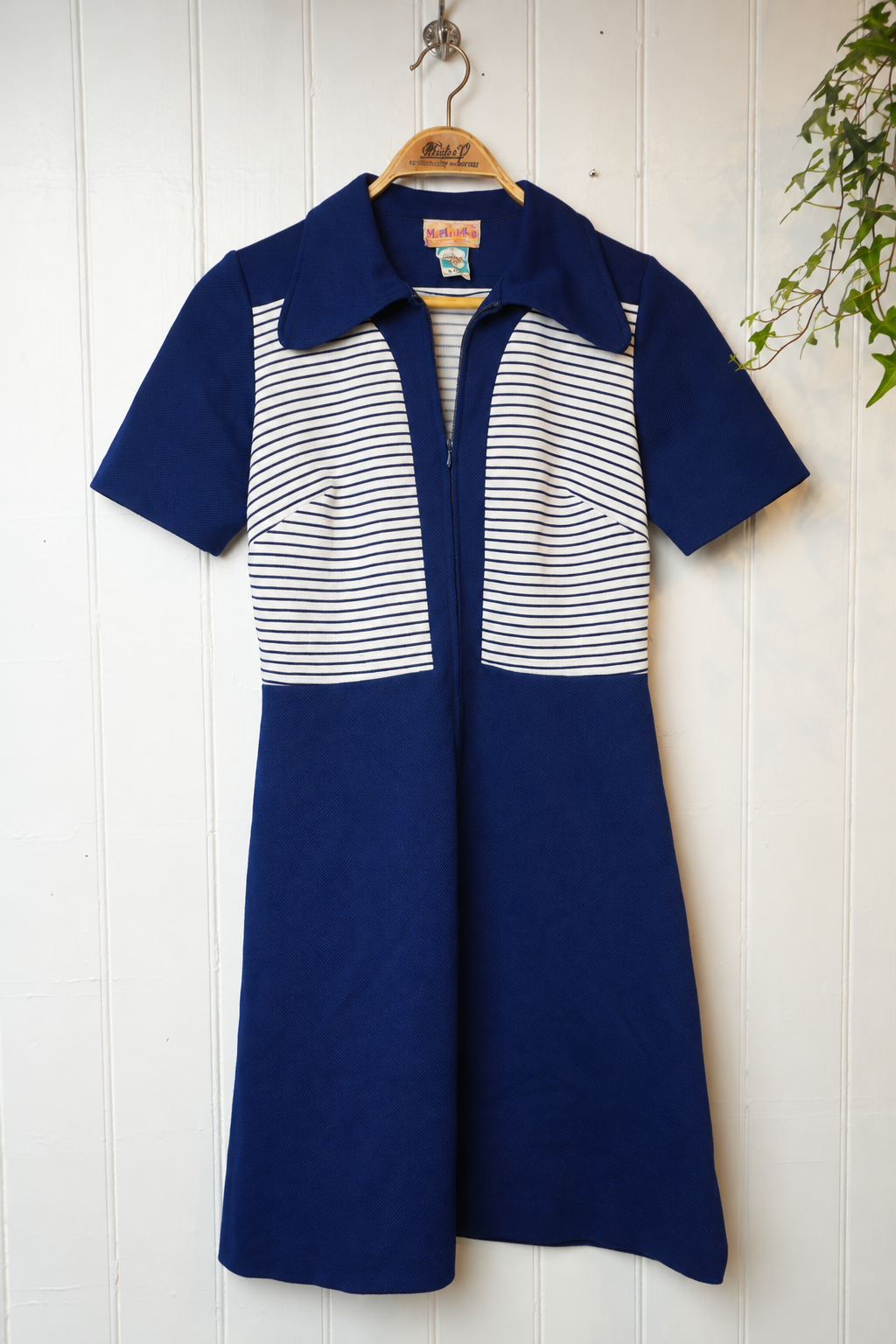Blå vintageklänning med ränder – Martinette