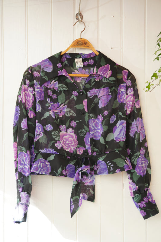 Blommig vintageblus med knyt – Petri