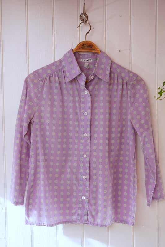 Syrenlila blommig vintageblus – Céline