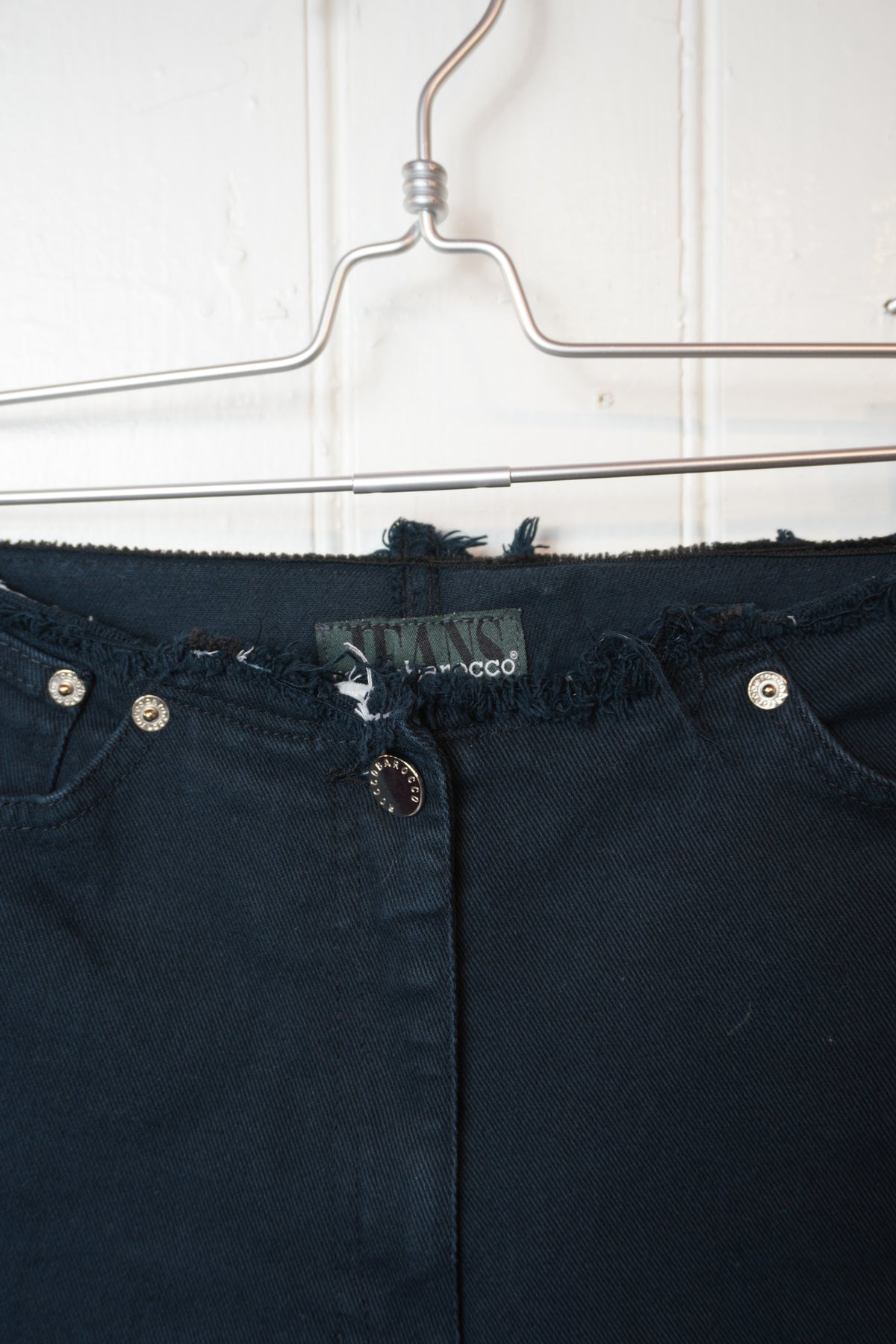 Lågmidjade jeans med slitningar – Rocco Barocco