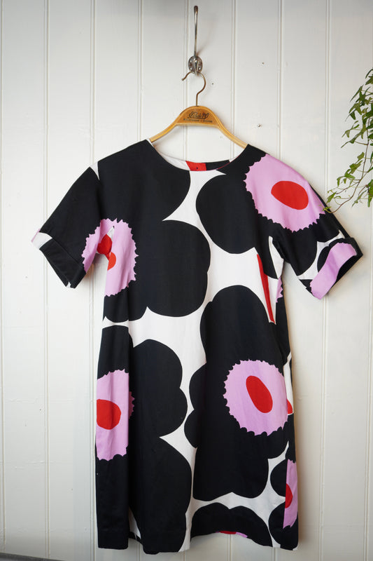 Blommig klänning Miku – Marimekko