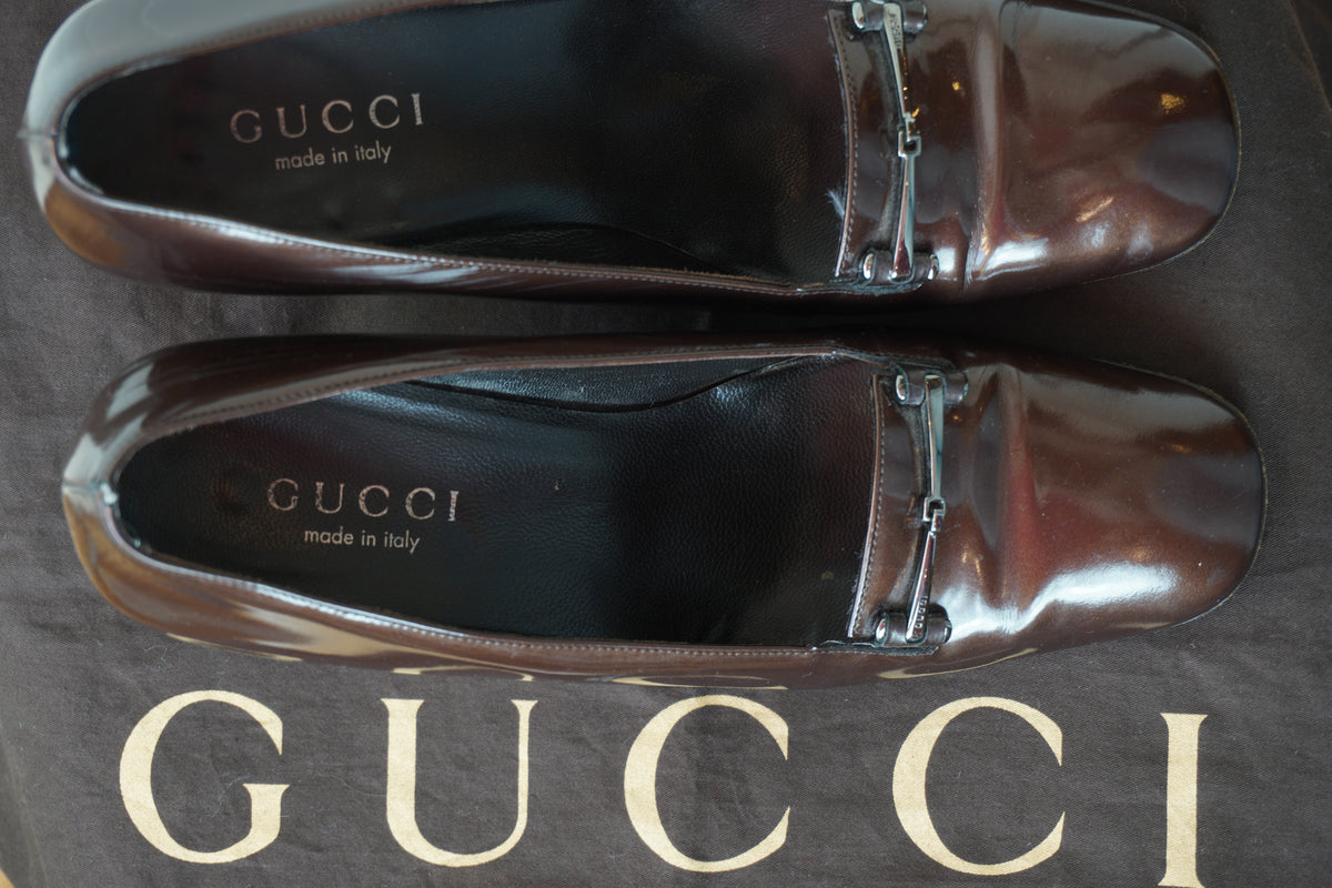 Gucci klackar i brunt lackläder