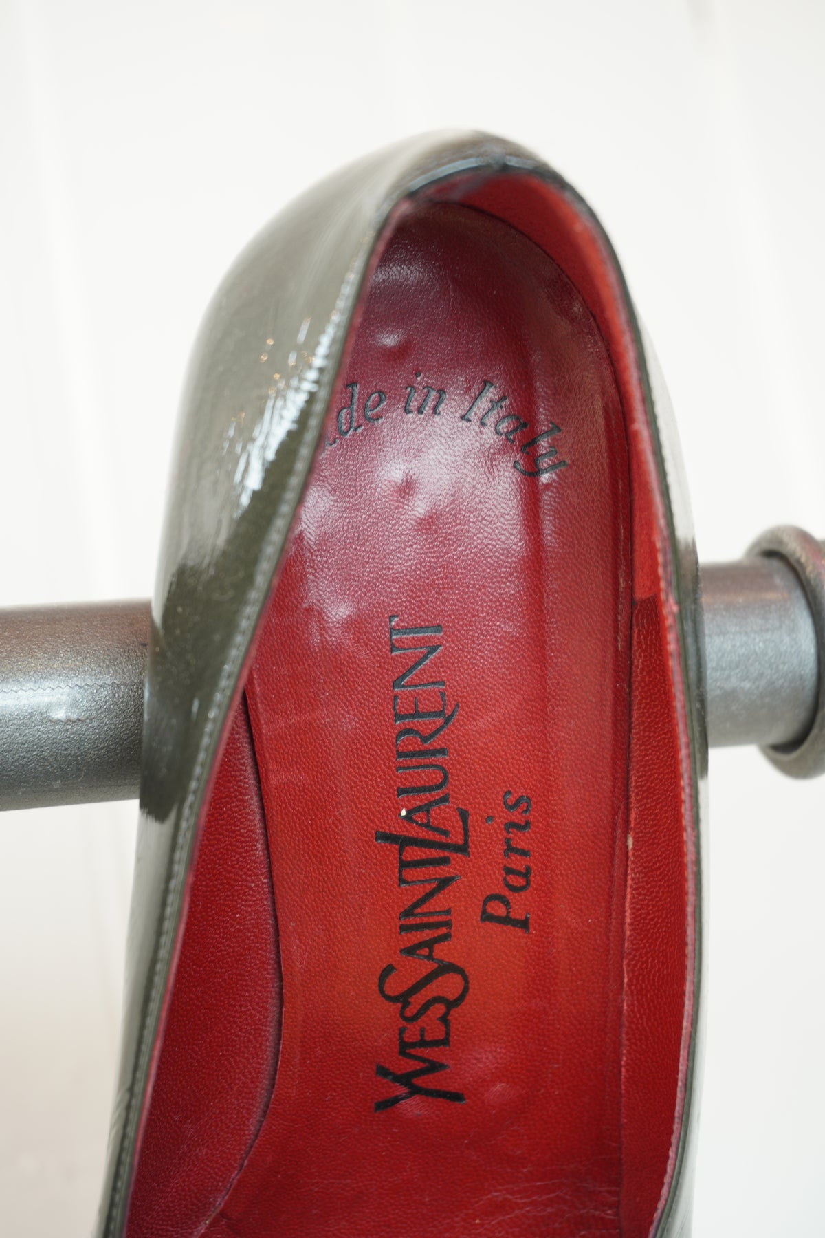 Yves Saint Laurent pumps med spännen