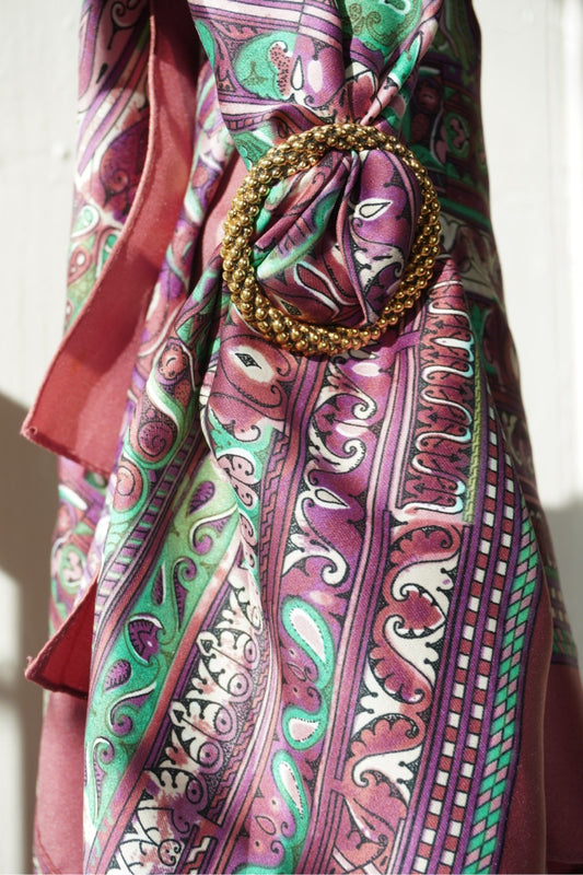 Yves Saint Laurent guldfärgad scarfring
