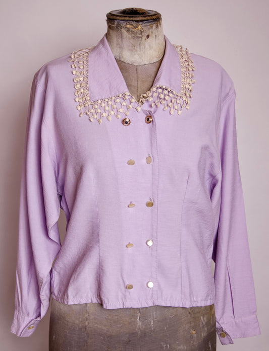 Blus med spetskrage
