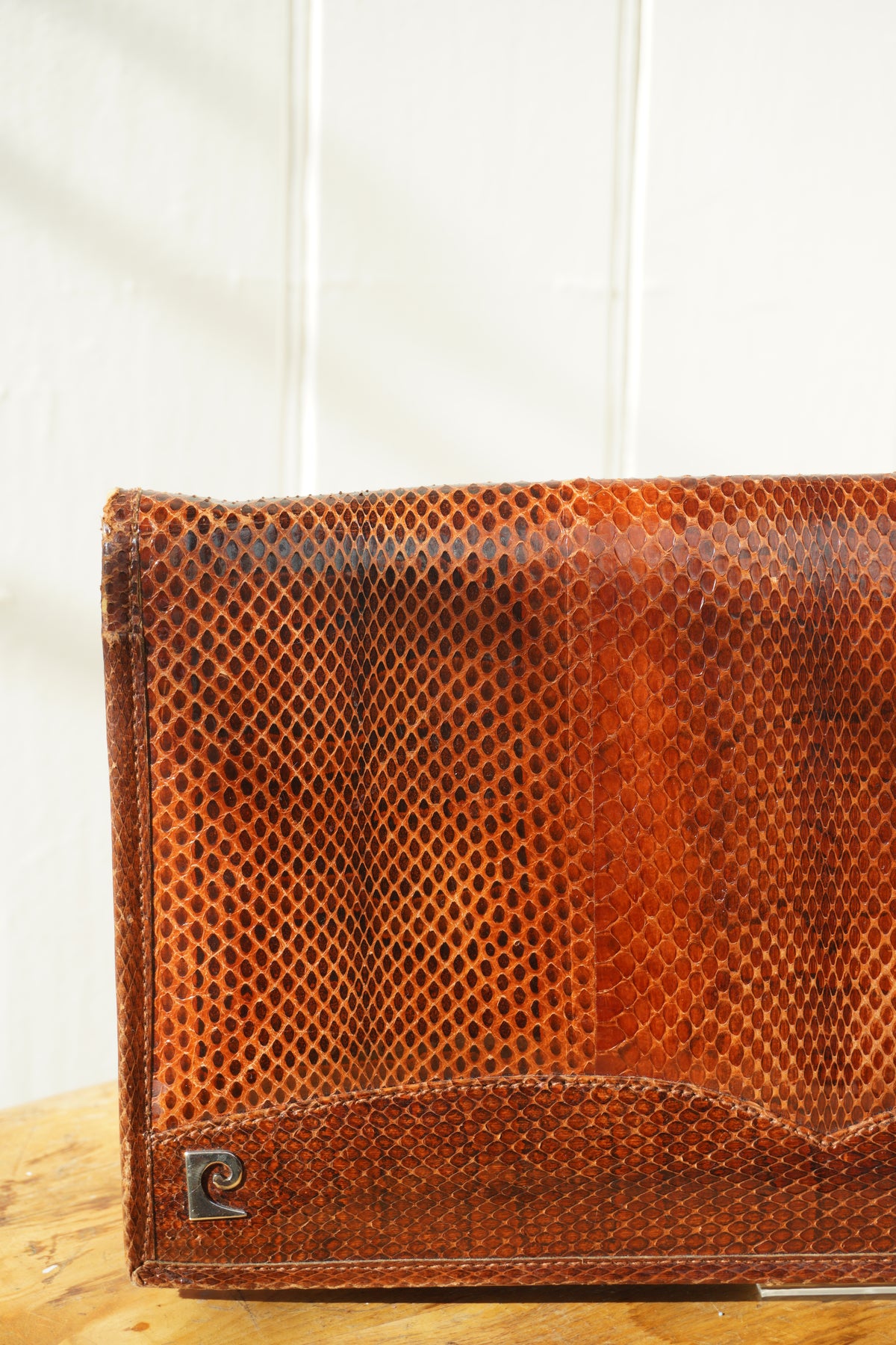 Pierre Cardin clutch med ormskinnsmönster
