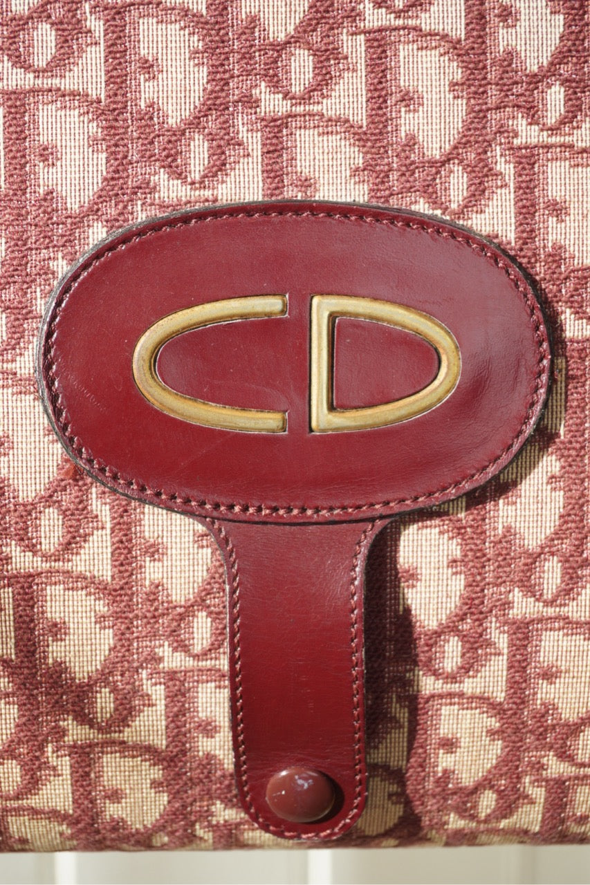 Christian Dior Oblique Foldable Clutch – vinröd