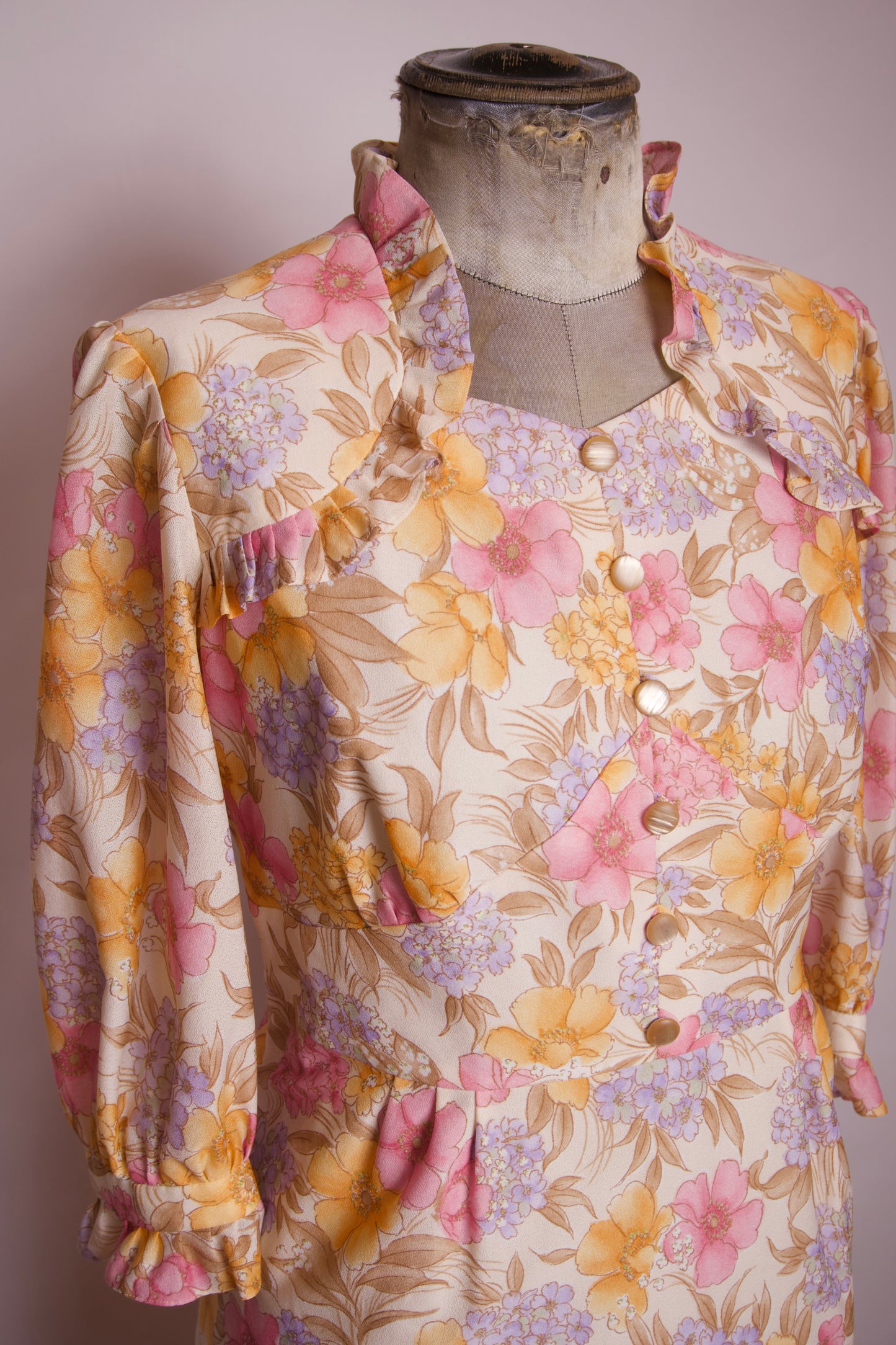 Klänning 70's – blommig & romantisk