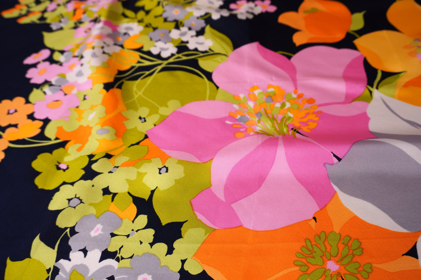 Vintage Christian Dior blommönstrad  sidenscarf