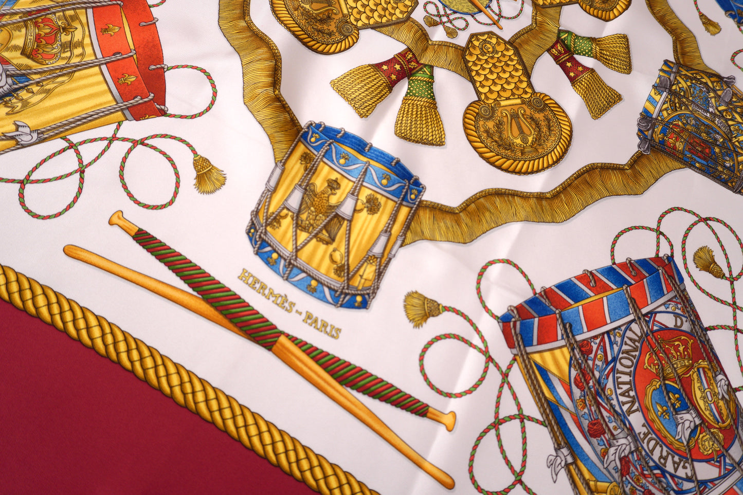 Hermès “Les Tambours” sidenscarf