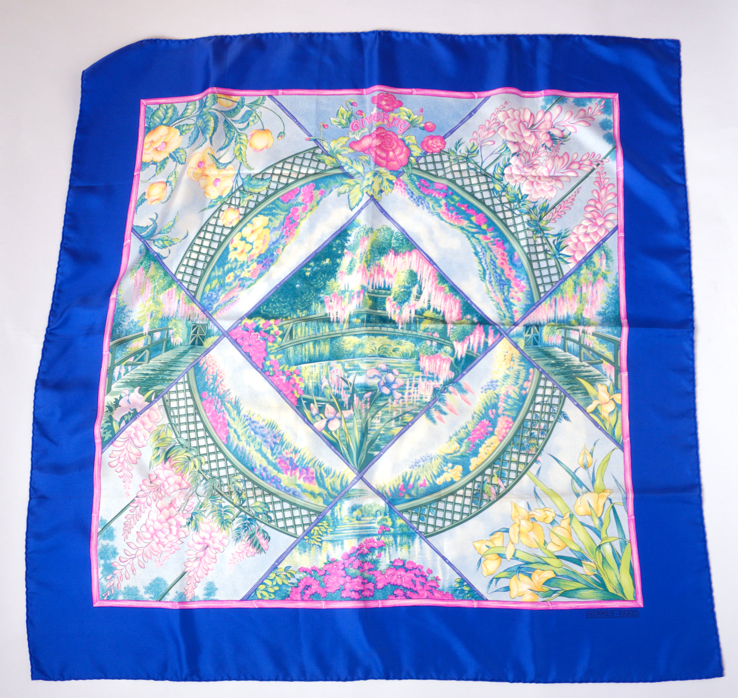 Hermès “Giverny” sidenscarf