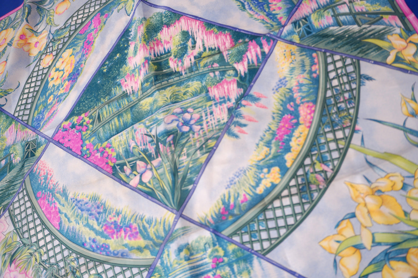 Hermès “Giverny” sidenscarf
