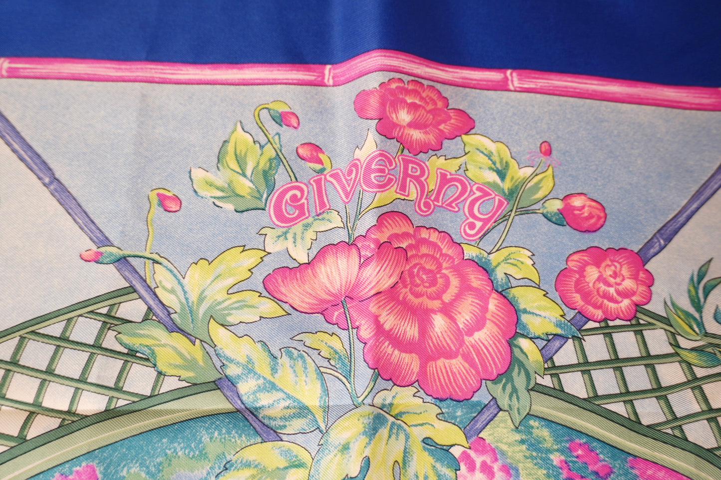 Hermès “Giverny” sidenscarf