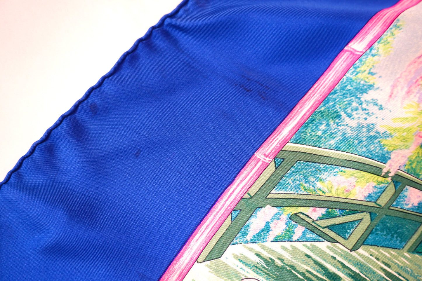 Hermès “Giverny” sidenscarf