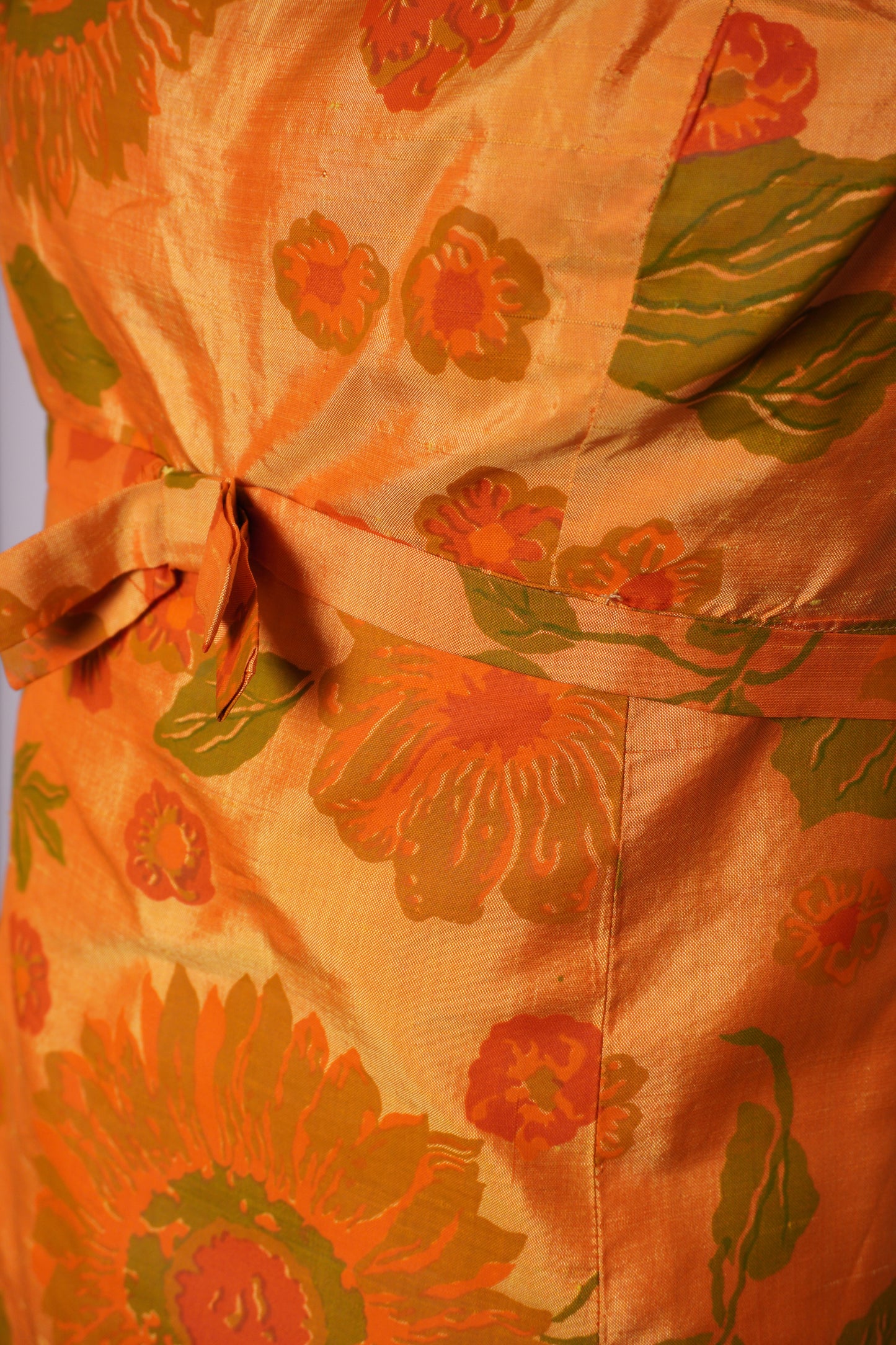 Klänning med solrosor