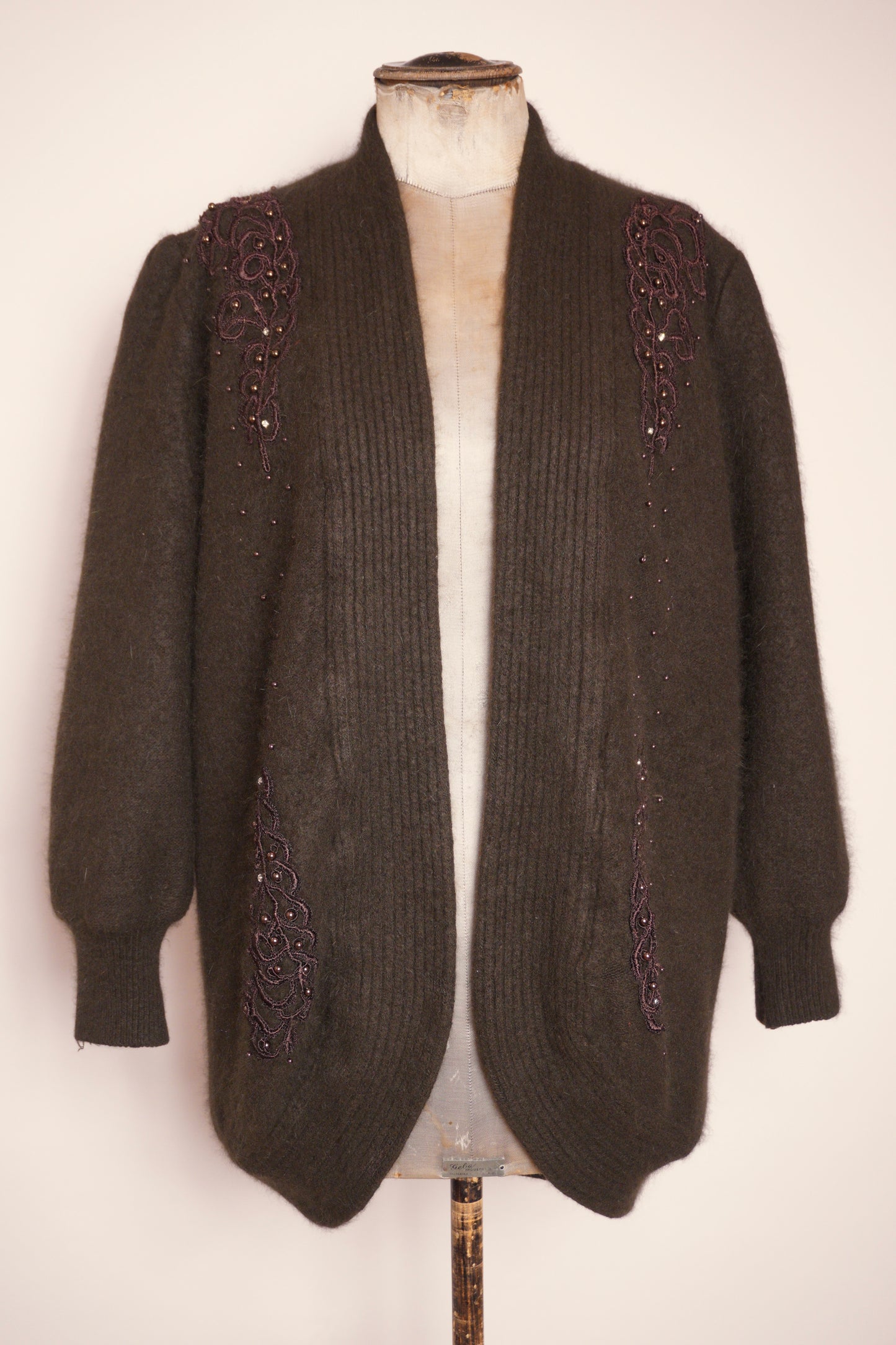 Chokladbrun angorakofta