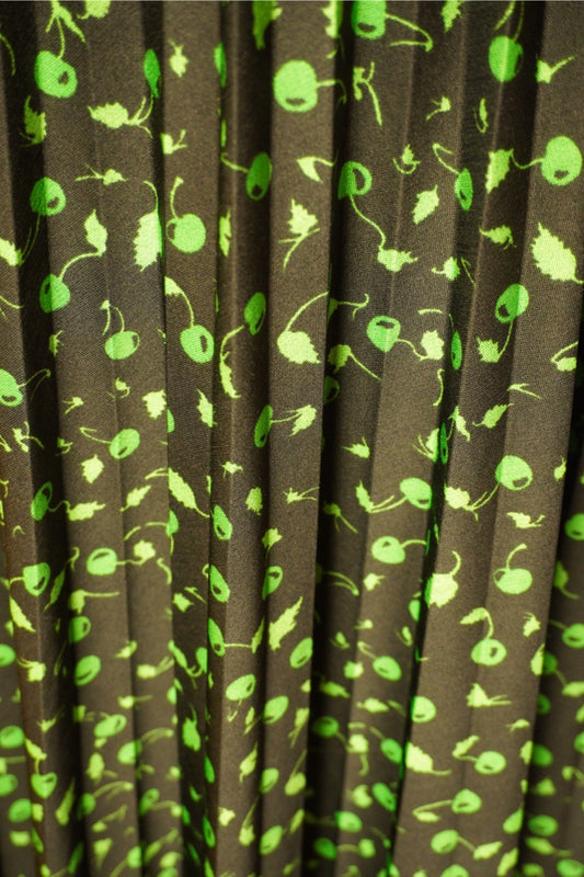 Kjol med gröna äpplen