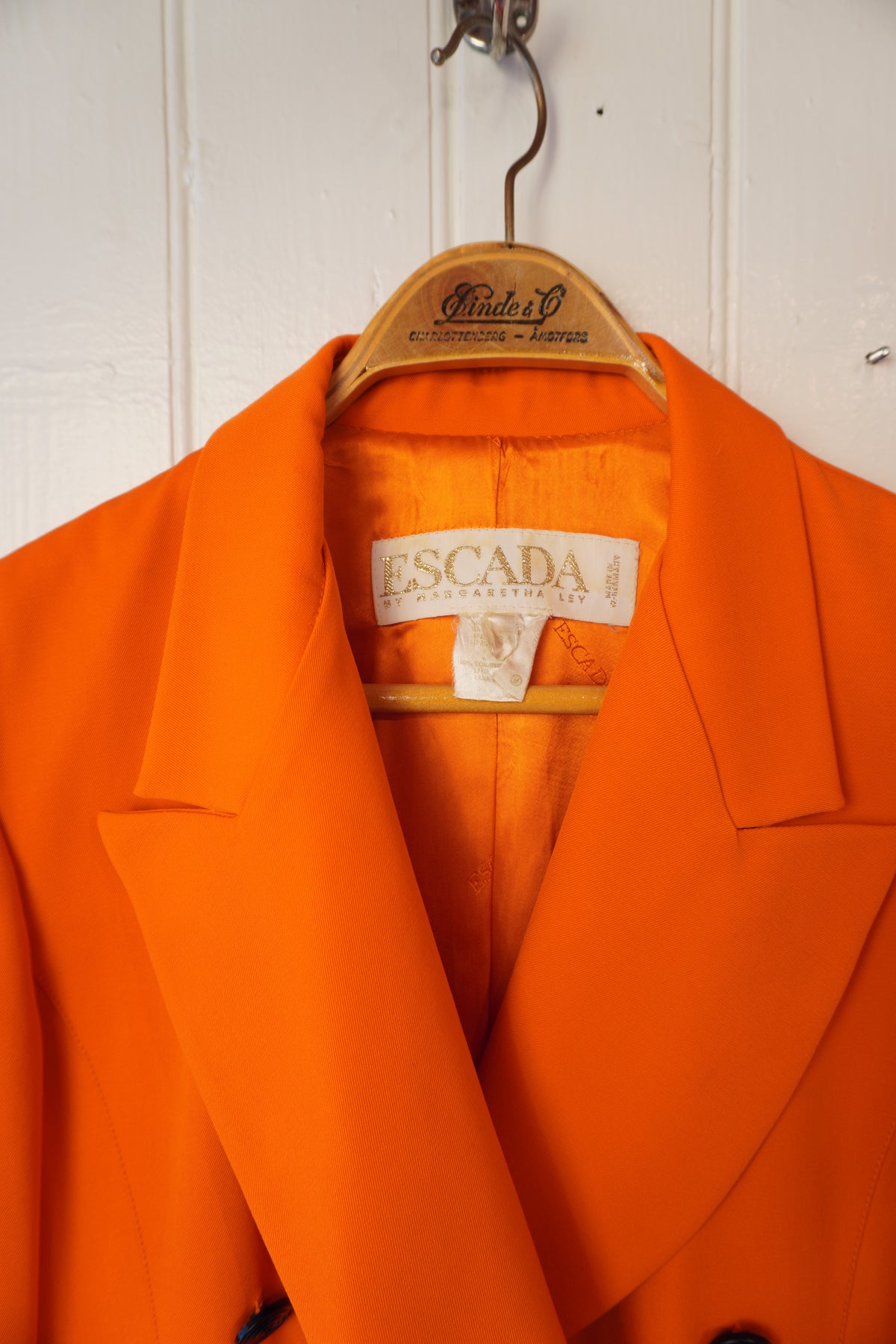 Dubbelknäppt vintagekavaj – Escada
