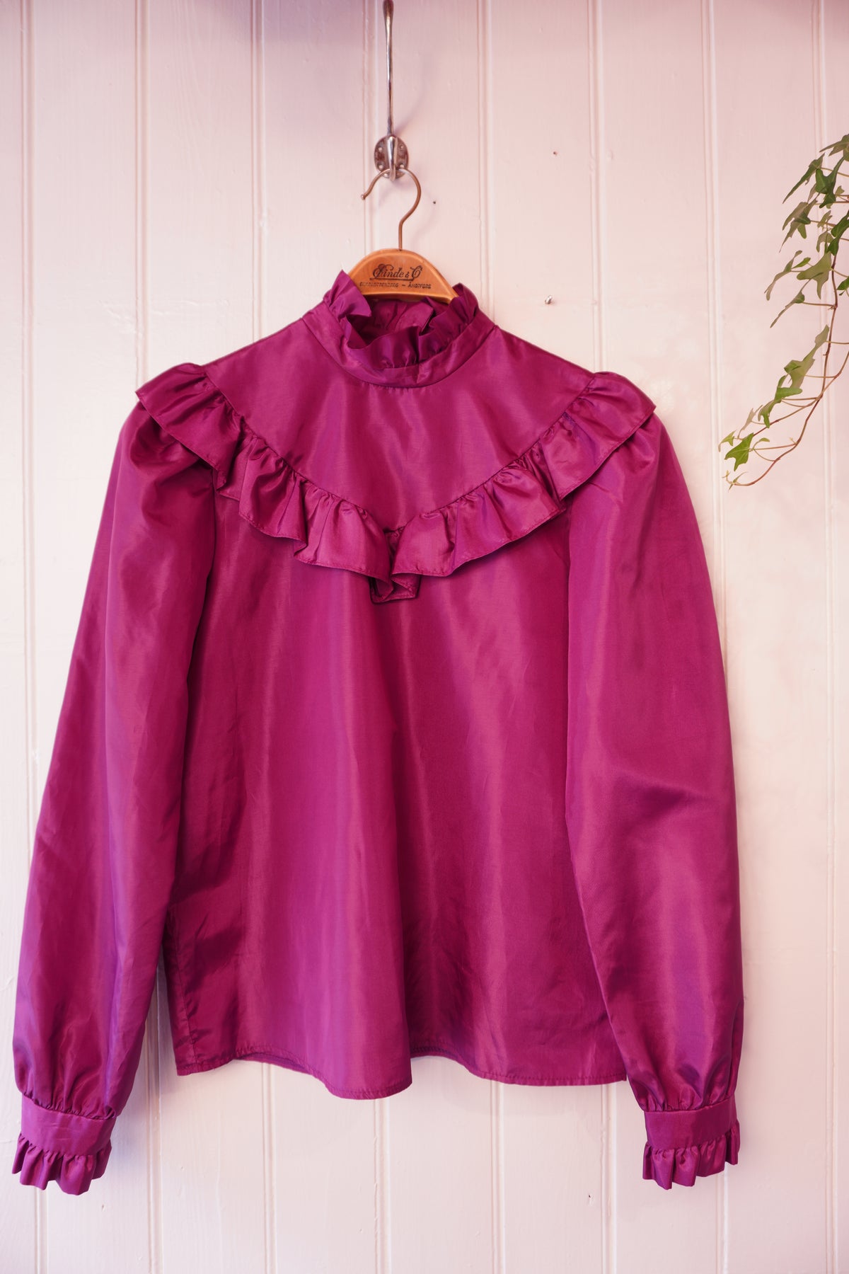 Vintageblus med volanger – Mac Scott