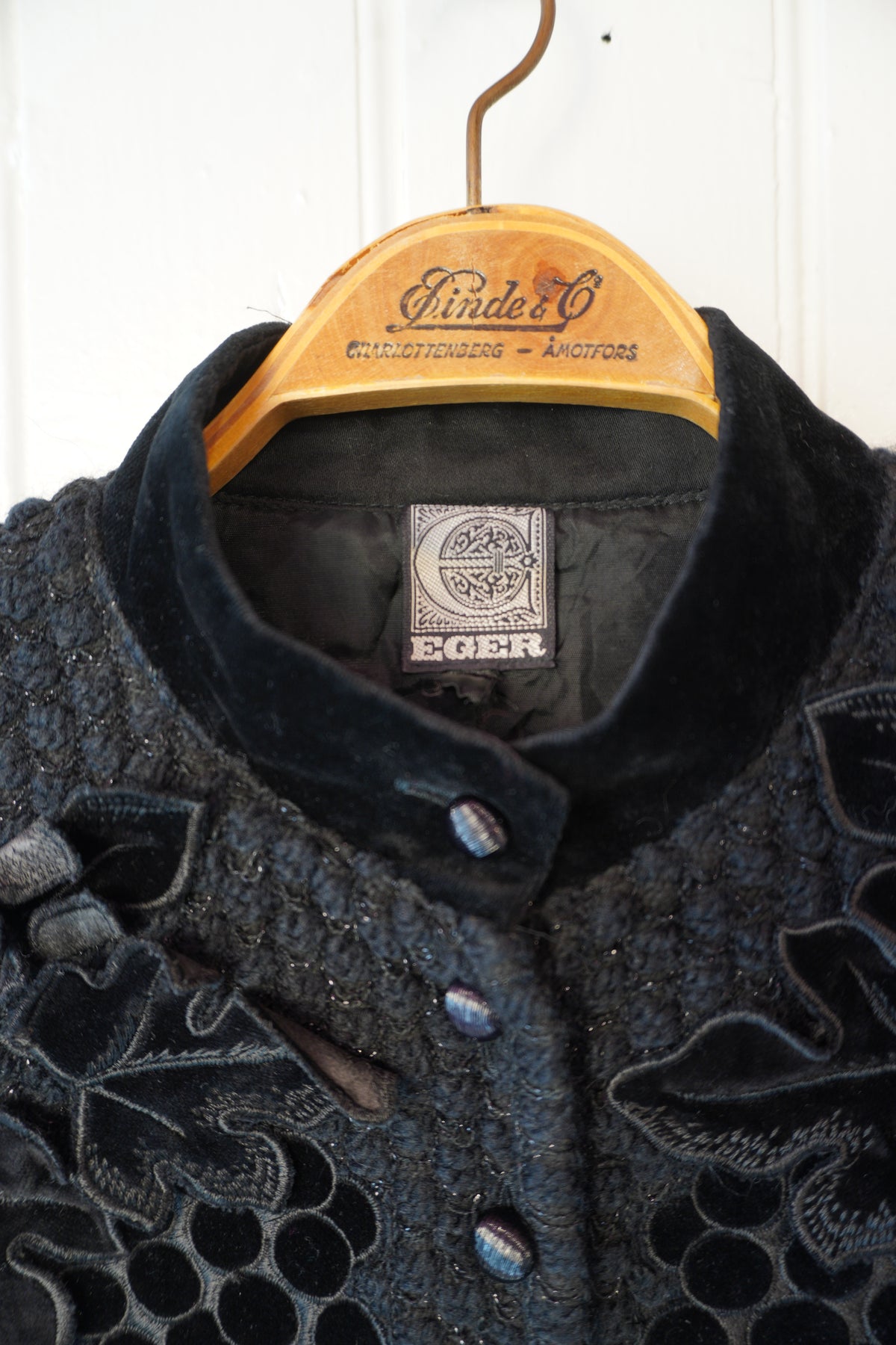 Vintagejacka med broderier – Eger