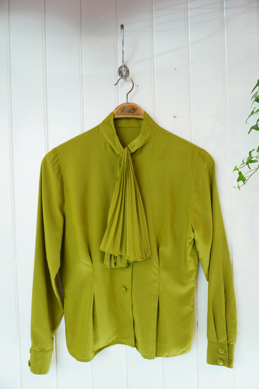 Vintageblus med plisserad knytkrage