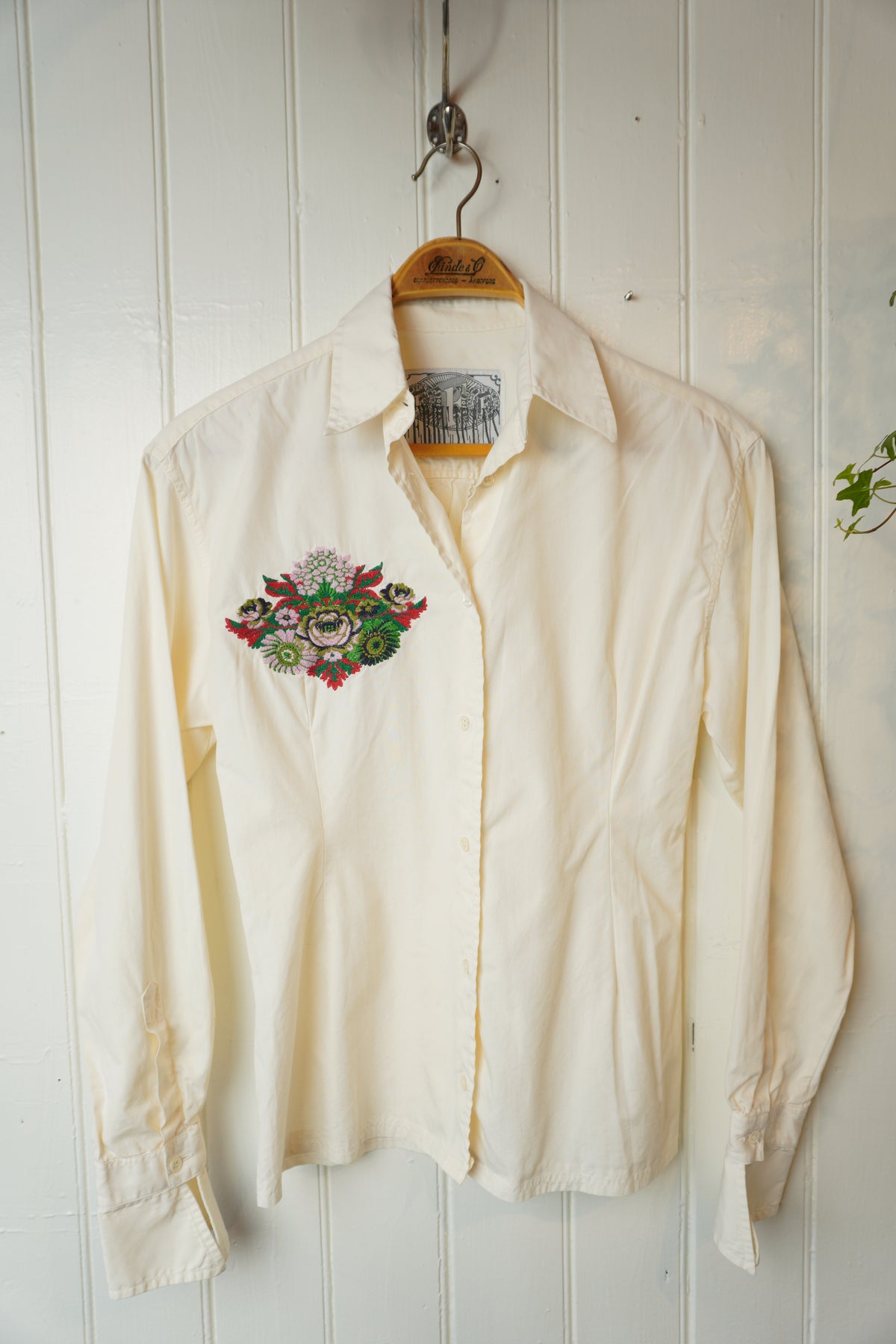 Vintageskjorta med broderi – Ferre Jeans