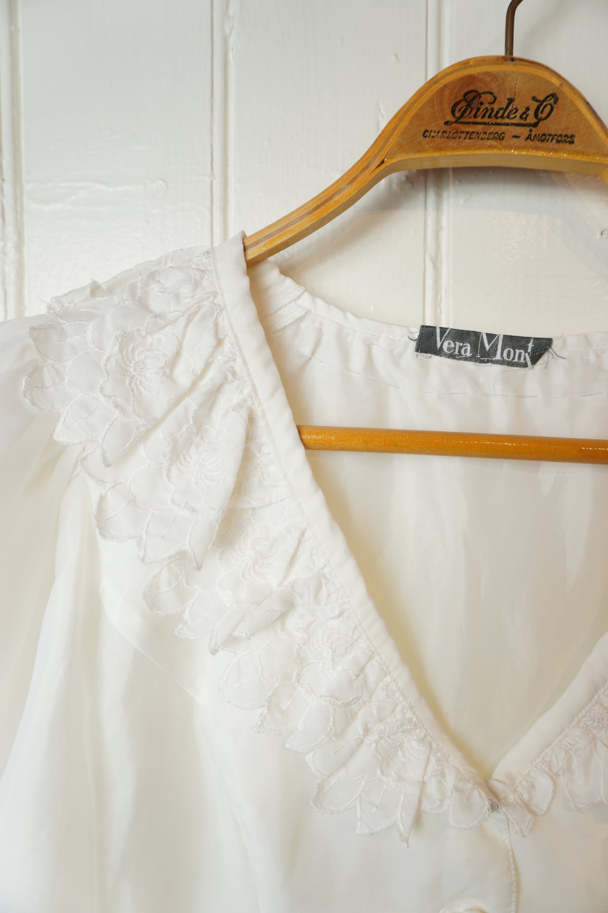 Vintageblus med volanger – Vera Mont