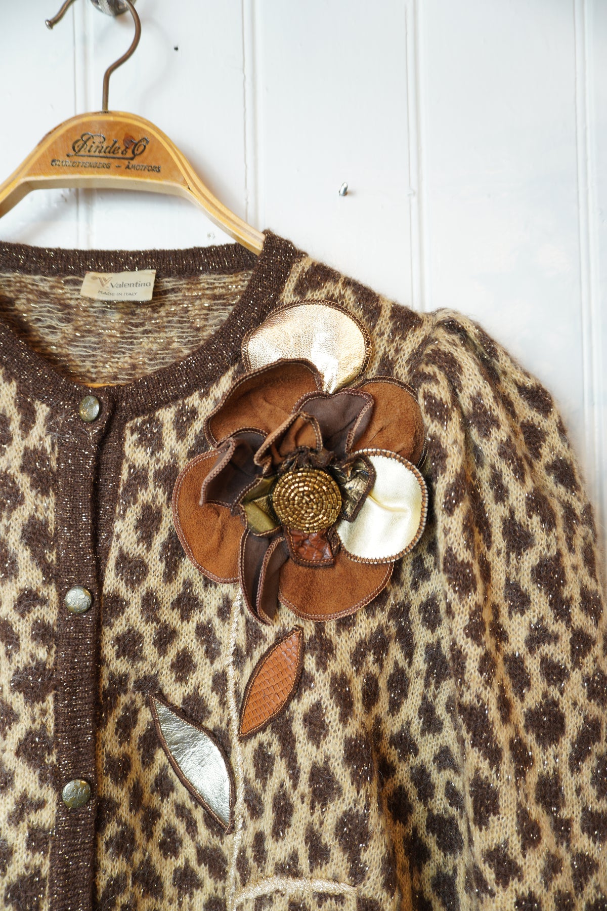 Leopardmönstrad kofta med blomdetalj – Valentino