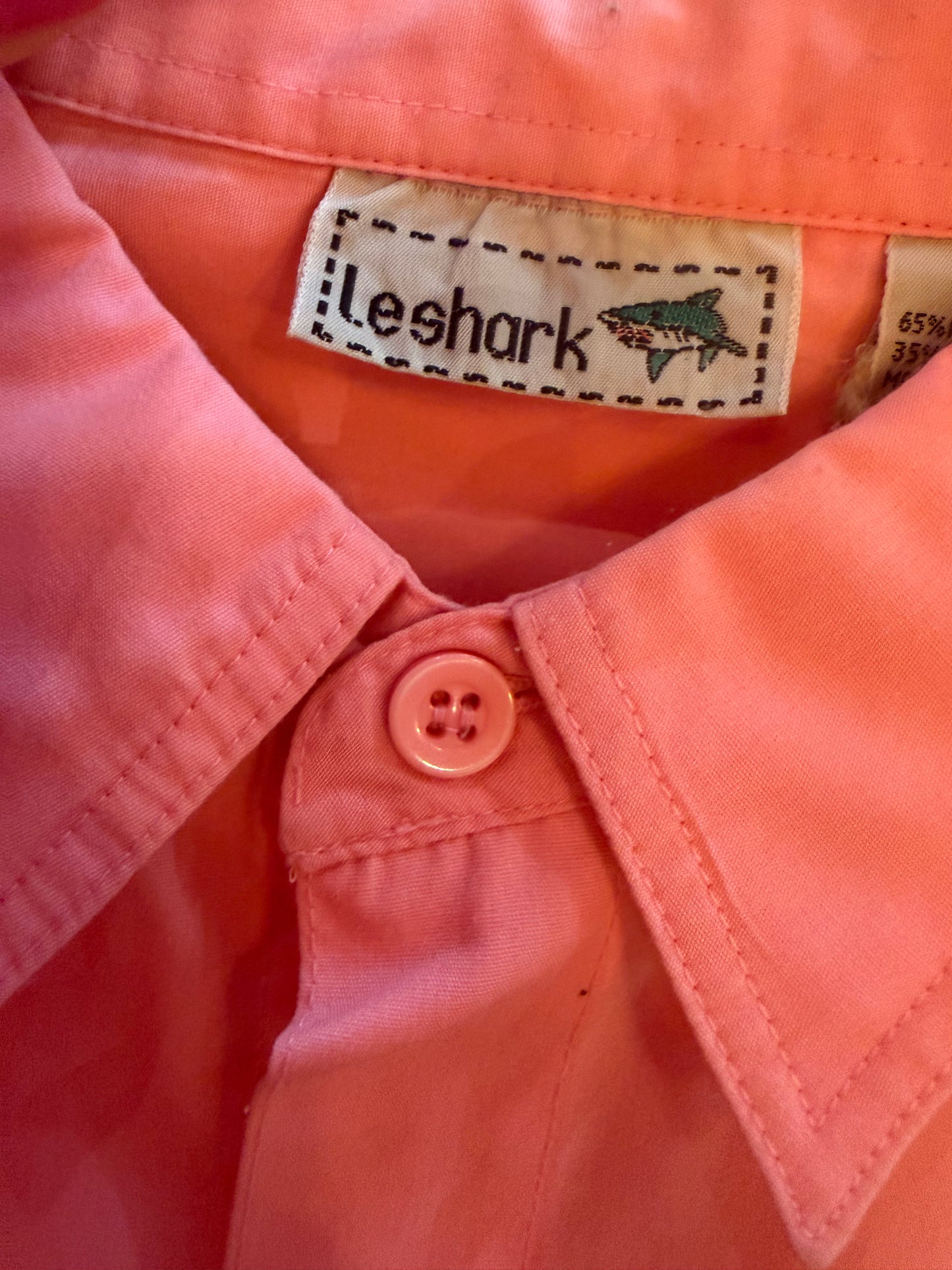 Le Shark Skjorta – Rosa med Broderade Detaljer