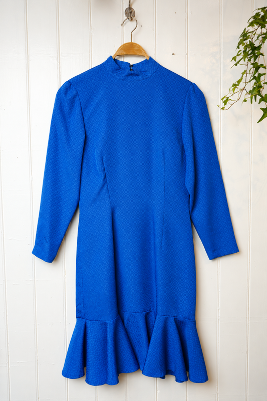 Koboltblå vintageklänning med volang